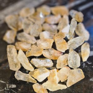 Citrín kameň prírodný