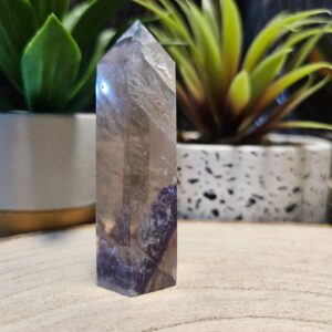 Rovnováha Mysle a Vôle – Fluoritový Kryštálový Obelisk (6,5 cm / 54 g)