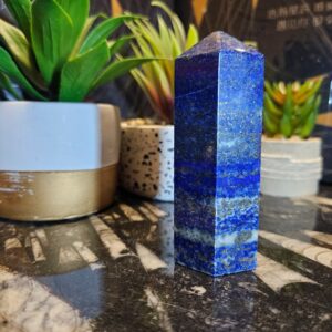 Imperial Lapis Obelisk – Pillar of Truth (Obelisk z lapisu lazuli, 9 cm, 210 g)