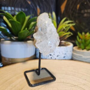 Imperial Apofylit – Kryštál svetla na stojane (Prírodný surový Apofylit – estetický minerál na čiernom kovovom stojane)#2