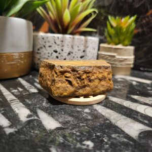 Imperial Tiger’s Eye – Sila zeme (Raw Edition) (Prírodný surový minerál Tigrie oko, 6 cm, 96 g)