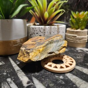 Imperial Tiger’s Eye – Lúč odvahy (Raw Edition) (Prírodný surový minerál Tigrie oko, 9 cm, 195 g)