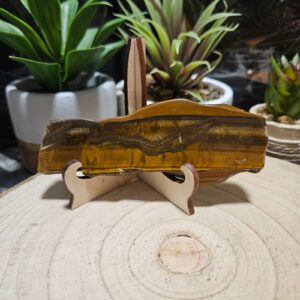 Imperial Tiger’s Eye – Panoráma sily (Prírodný brúsený minerál Tigrie oko – dlhý plátok, 11,5x4,5 cm, 98 g)