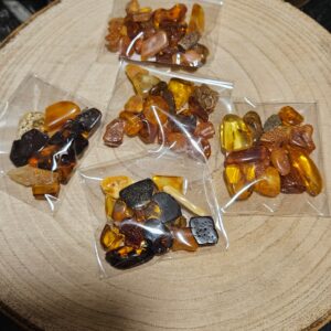 ​SUROVÝ, LEŠTENÝ JANTÁR - ENERGIA SLNKA V BALENÍ