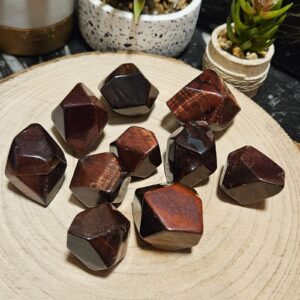 Imperial Cat’s Eye – Kameň intuitívnej sily (Prírodný brúsený minerál Mačacie oko, 4-6 cm, náhodný výber)