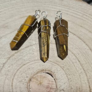 Imperial Tiger’s Eye – Ochranný hrot (Prírodný brúsený minerál Tigrie oko – drôtený prívesok, 4 cm, náhodný výber)