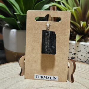 Imperial Nightfall – Prívesok noci (Surový čierny turmalín 2,5-4,5 cm)