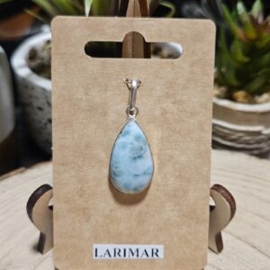 Karibský Poklad: Ručne Osadený Larimarový Prívesok