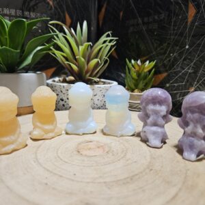 Imperial Posvätná trojica – Rituálne figúrky sily (Ručne brúsené figúrky z prírodných minerálov: Obsidián, Aventurín, Oranžový kalcit, Opalit a Lepidolit)