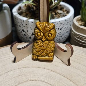 Imperial Tiger’s Eye – Sova múdrosti (Prírodný brúsený minerál Tigrie oko – figúrka sovy, cca 4,5 cm)