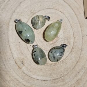 Prívesok tromlovaný Prehnit