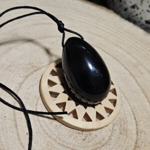 Imperial Obsidiánové Yoni vajíčko – Prameň ženskej sily (Prírodný čierny obsidián, vysokoleštený, rozmer 2,5 x 4,5 cm)