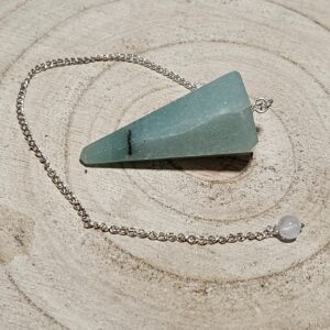 Imperial Hexa Point – Šesťhranný fokus (Aventurínové kyvadlo v tvare šesťhranného kužeľa so striebornou retiazkou)