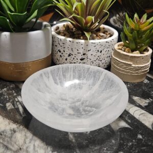 Imperial Selenite Bowl – Moonlight Basin (Selenitová miska, 10 cm)