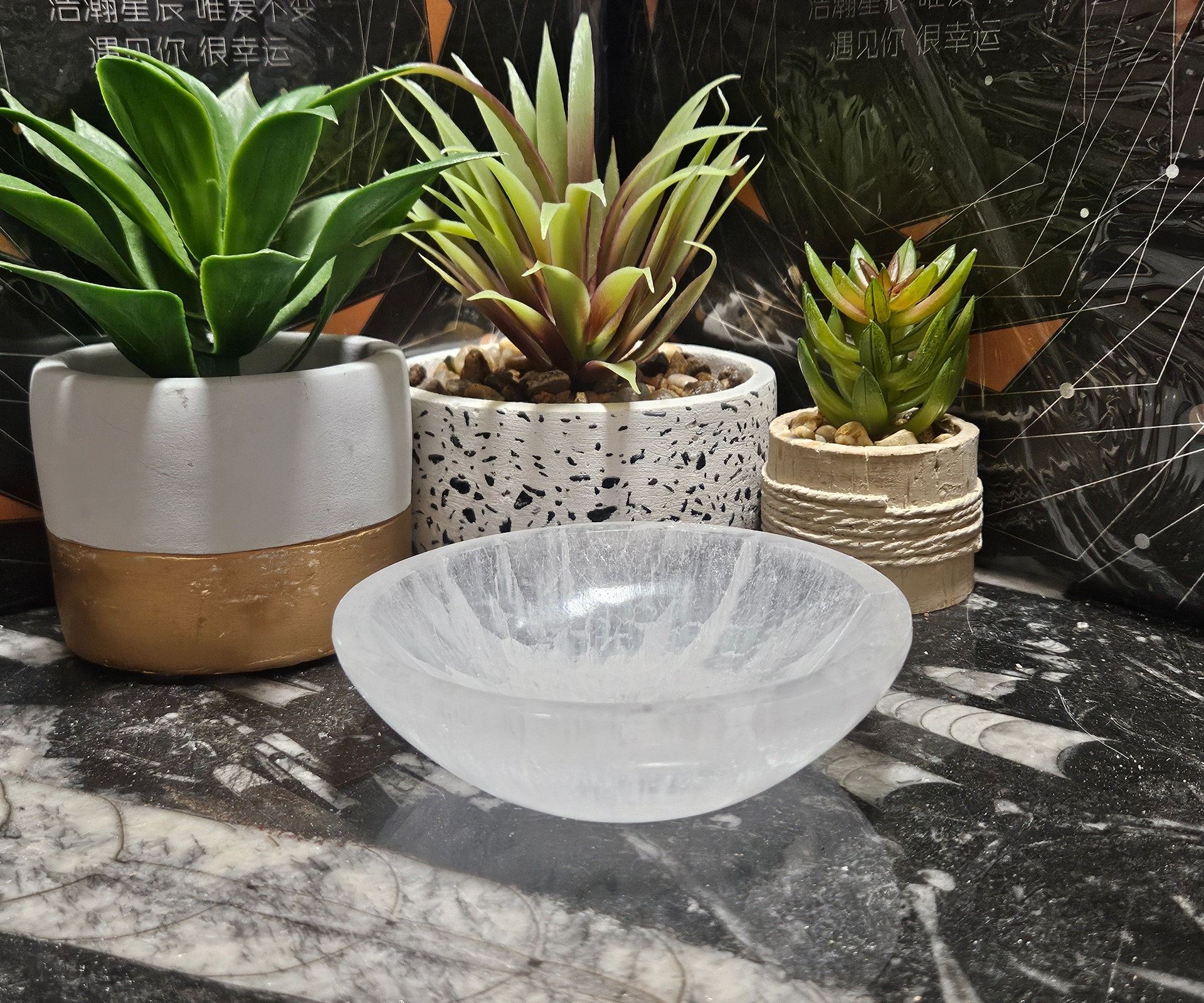 Imperial Selenite Bowl – Moonlight Basin (Selenitová miska, 10 cm) - Image 2