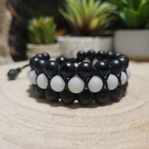 Imperial Balance – Náramok vnútornej rovnováhy (3-radový Shamballa z matného onyxu a bieleho jadeitu)