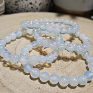 Opalitový náramok z korálok (8 mm)