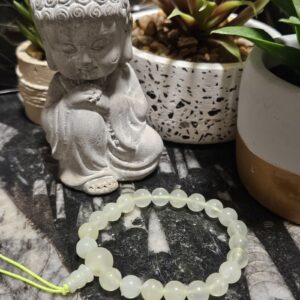 Imperial Buddha Essence – Esencia Budhu (Energetizujúci jadeitový náramok, 8 mm, s 10 mm Guru korálkou)