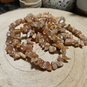 Črepy západu slnka – Zlomkový náramok Mesačný kameň Adulár (16-18 cm)