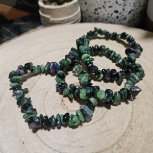 Imperial Wild Vitality – Divoká vitalita (Náramok zo sekaného rubínu v zoizite, 16-18 cm)