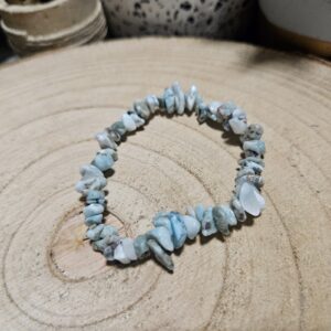Dotyk Karibského Pokoja: Larimarový Štiepkový Náramok