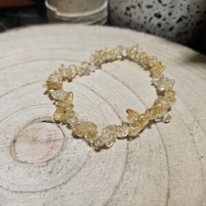 Iskry Životnej Radosti – Náramok z Citrínových Štiepok (16-18 cm)