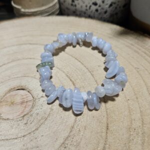 Šepot Pokoja – Náramok Modrý Chalcedón Štiepky (16-18 cm)
