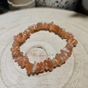 Slnečný Lúč na Zápästí: Energetický Štiepkový Náramok (Slnečný Kameň)