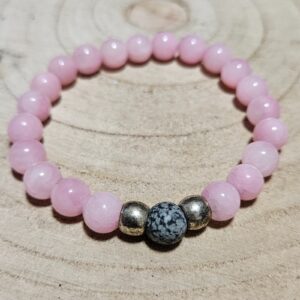 Imperial Pink Shadow – Ružový tieň (Handmade náramok z ružového jadeitu s jedným korálikom vločkového obsidiánu, 8 mm, 17-18 cm)