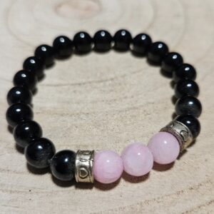 Imperial Rose Protection – Ružová ochrana (Handmade náramok z ružového jadeitu a onyxu, 8 mm, 17-18 cm)