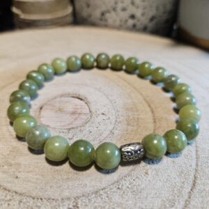 Imperial Jade Blossom – Rozkvitnutá rovnováha (Náramok z jadeitových guličiek, 8 mm, s kvetinovou ozdobou, 20 cm)