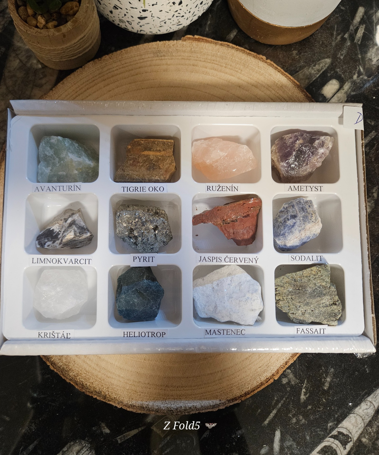 Imperial Mineral Mystery Box – 12 kúskov čistého prekvapenia - Image 4