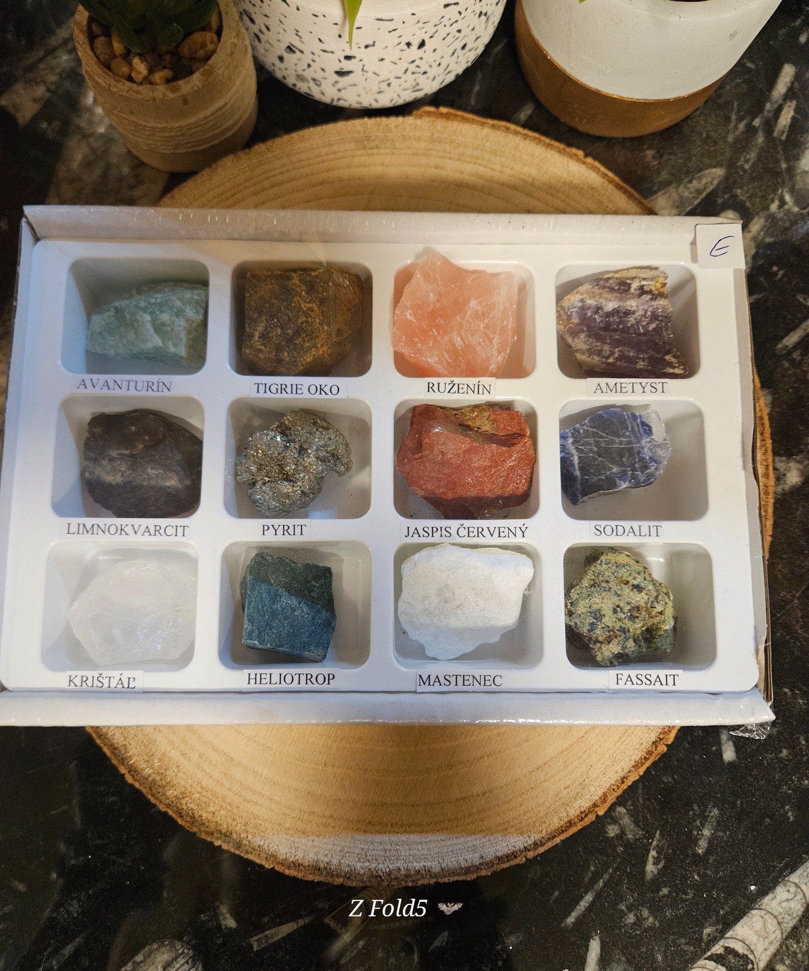Imperial Mineral Mystery Box – 12 kúskov čistého prekvapenia - Image 5