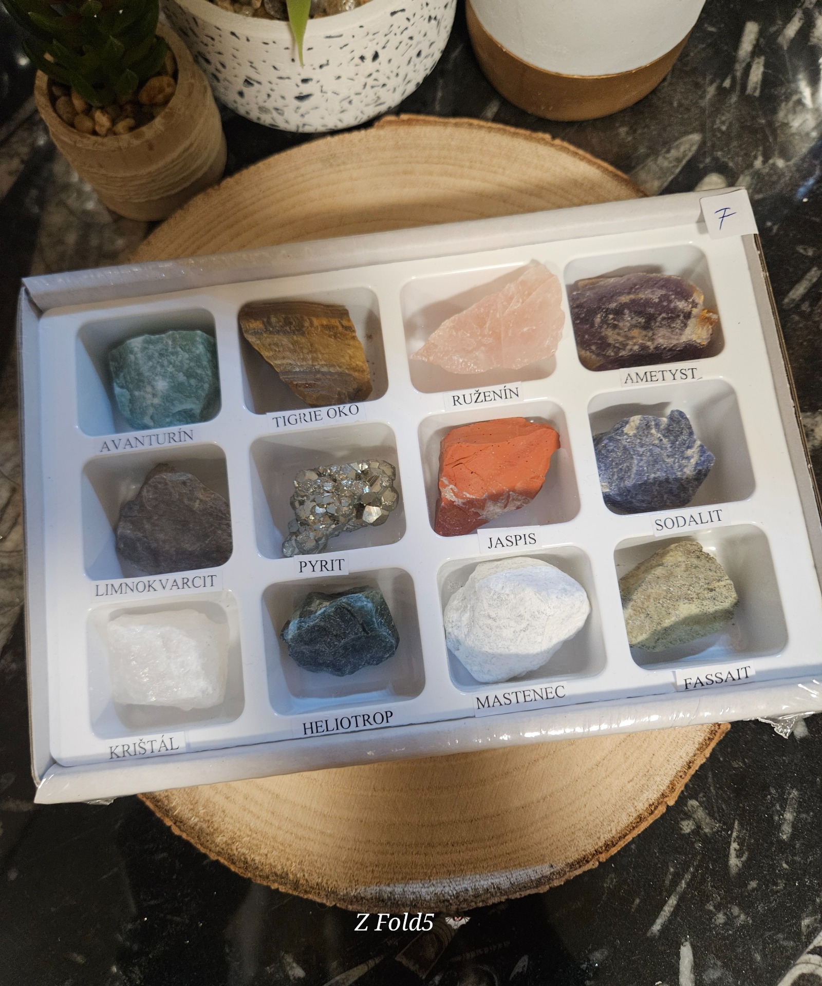 Imperial Mineral Mystery Box – 12 kúskov čistého prekvapenia - Image 6
