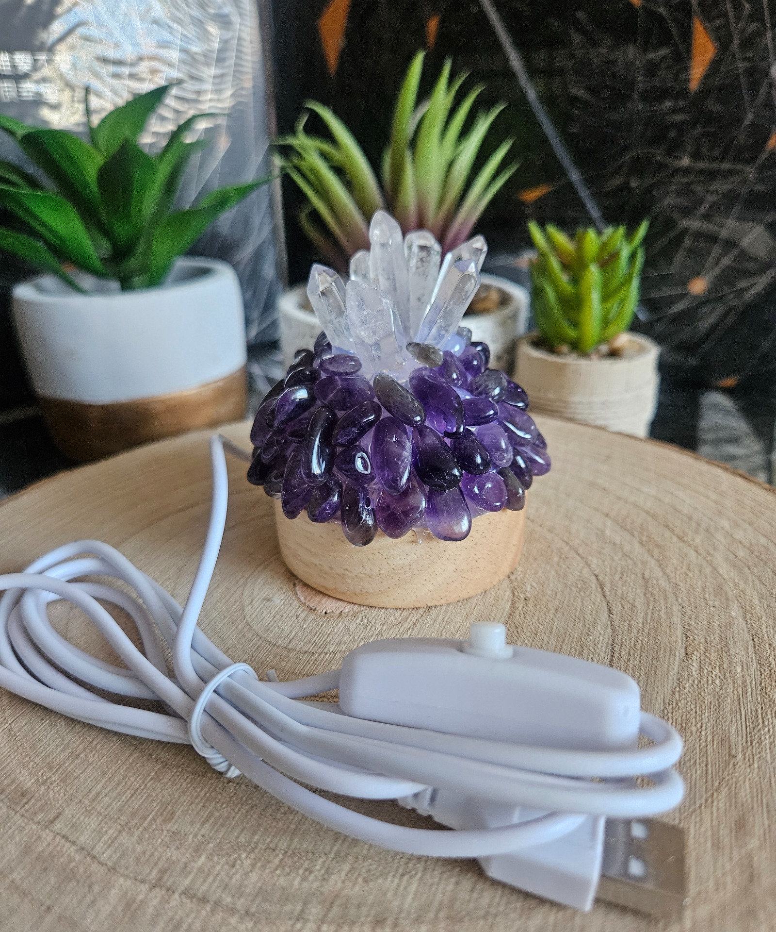 Imperial Amethyst Aura - luxusná fialová USB lampa z ametystu a krištáľu
