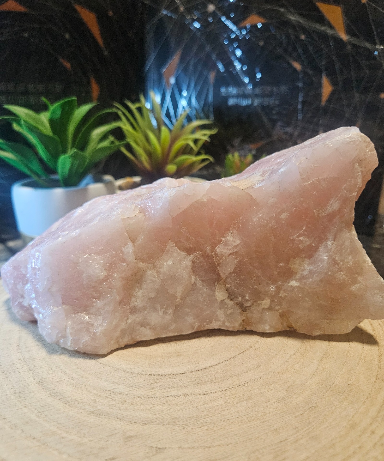 Imperial Rose Quartz Raw XXL - Surový ruženín monolit pre emocionálnu liečbu
