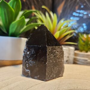 Imperial Smoky Pillar 141 rituálny obelisk generátor zo záhnedy 6cm pre čistenie aury