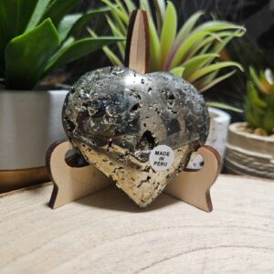Imperial Golden Heart 189 masívne leštené pyritové srdce z Peru s prírodnými geódami 7cm