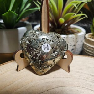 Imperial Golden Heart 129 leštené pyritové srdce z Peru s prírodnými geódami 6cm