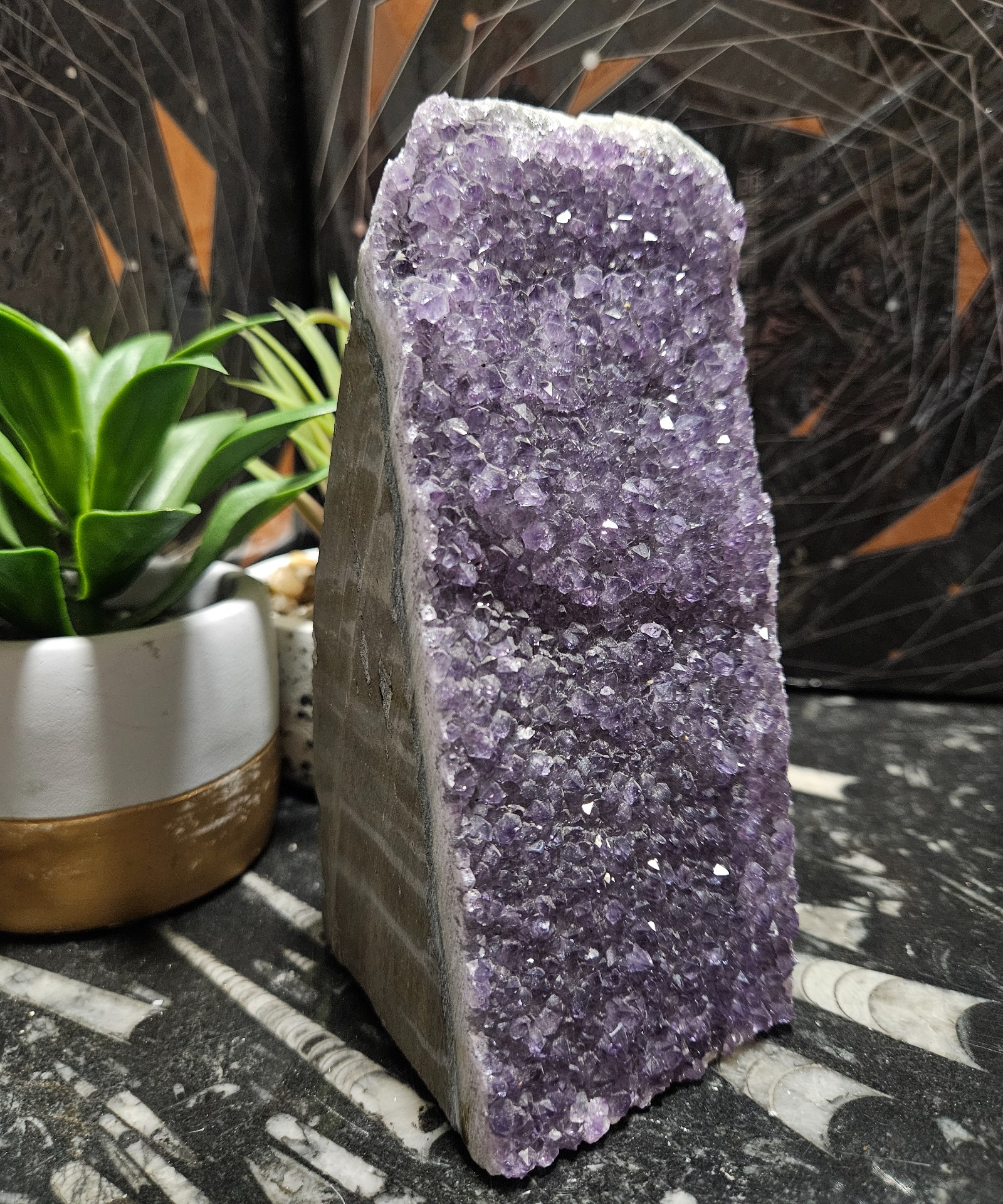 Imperial Uruguay Amethyst Cluster - Sýto fialová ametystová drúza 1,2kg