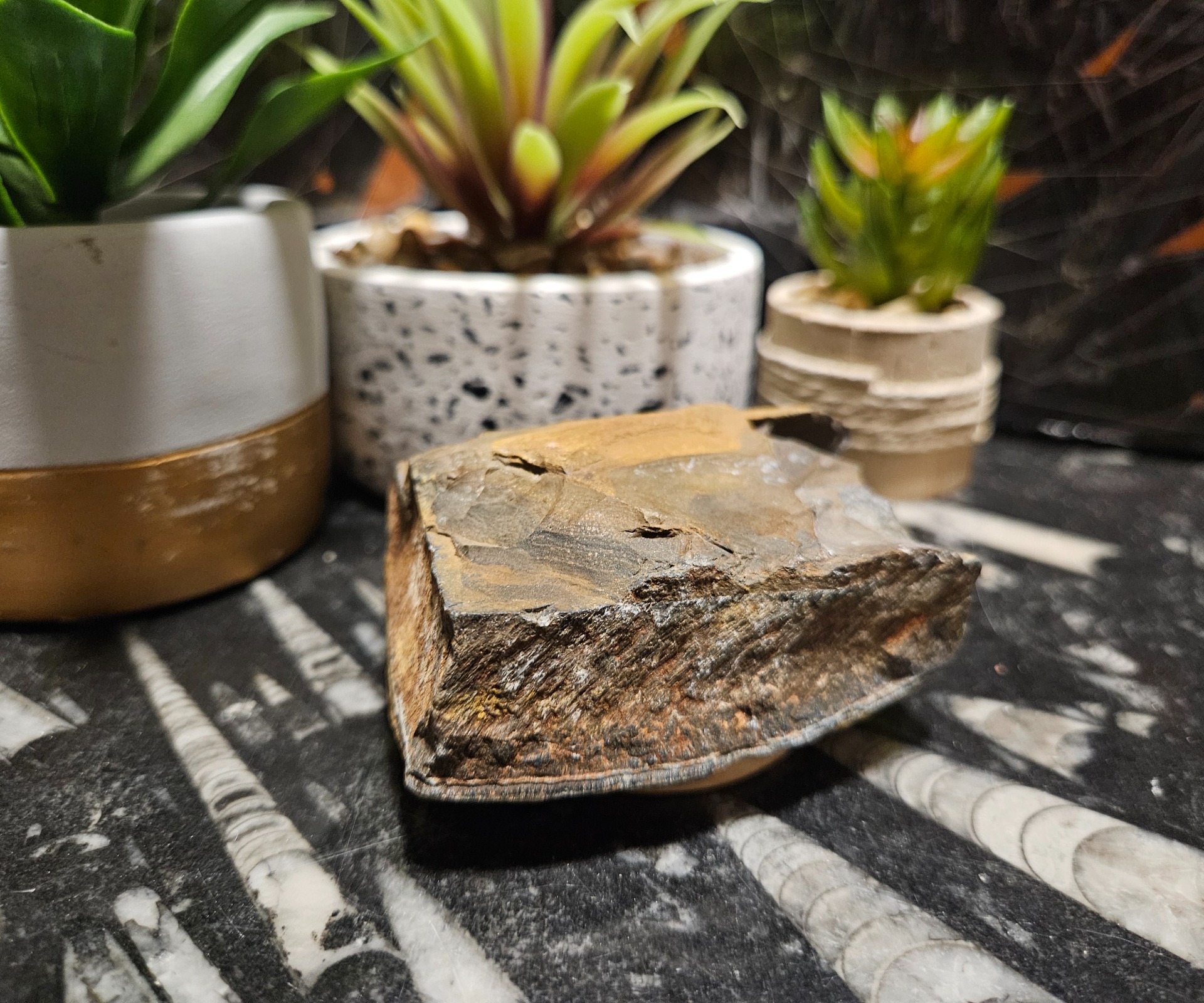 Imperial Tiger’s Eye – Monolit odvahy (Raw Edition) (Prírodný surový minerál Tigrie oko, 8 cm, 273 g)