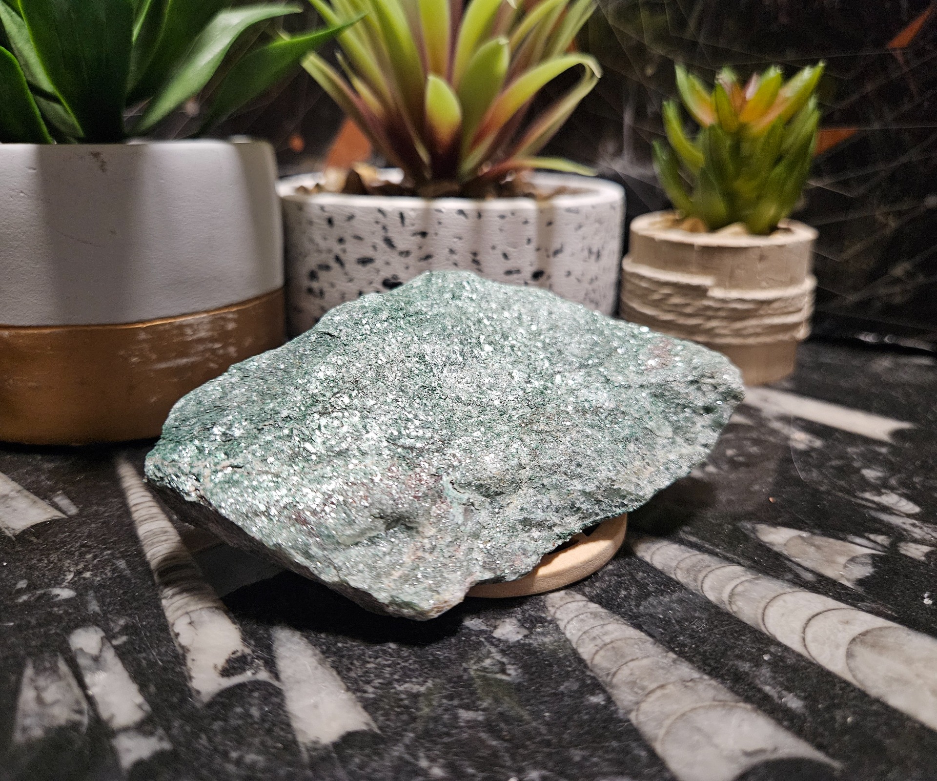 Imperial Green Muse 174 surový fuchsit pre bylinkovú mágiu a fyzické zdravie
