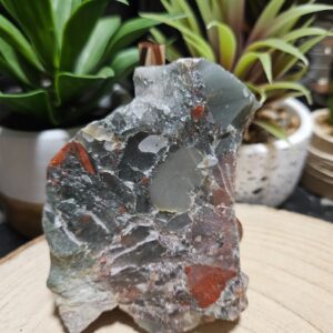 Imperial Raw Heliotrope 212 Bloodstone surový heliotrop krvavý kameň prírodný minerál witchcraft rituál ochrana