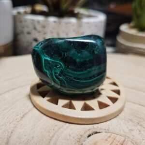 Imperial Malachite Congo Sovereign Specimen 58 lesteny rez kvaplom malachitu kongo 58g poloha lezmo