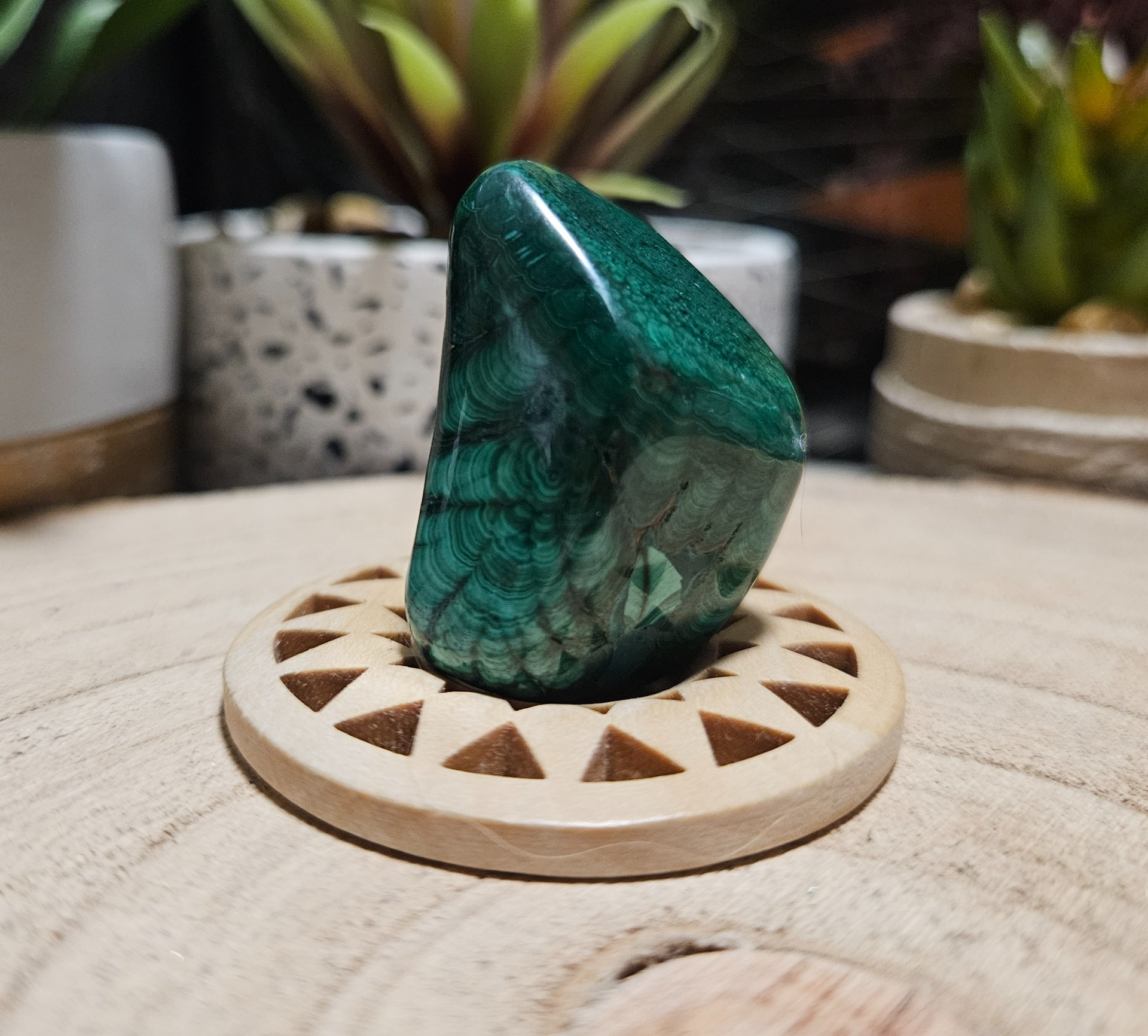 Imperial Malachite Congo Sovereign Specimen 42 lesteny rez kvaplom malachitu kongo 42g bocny profil