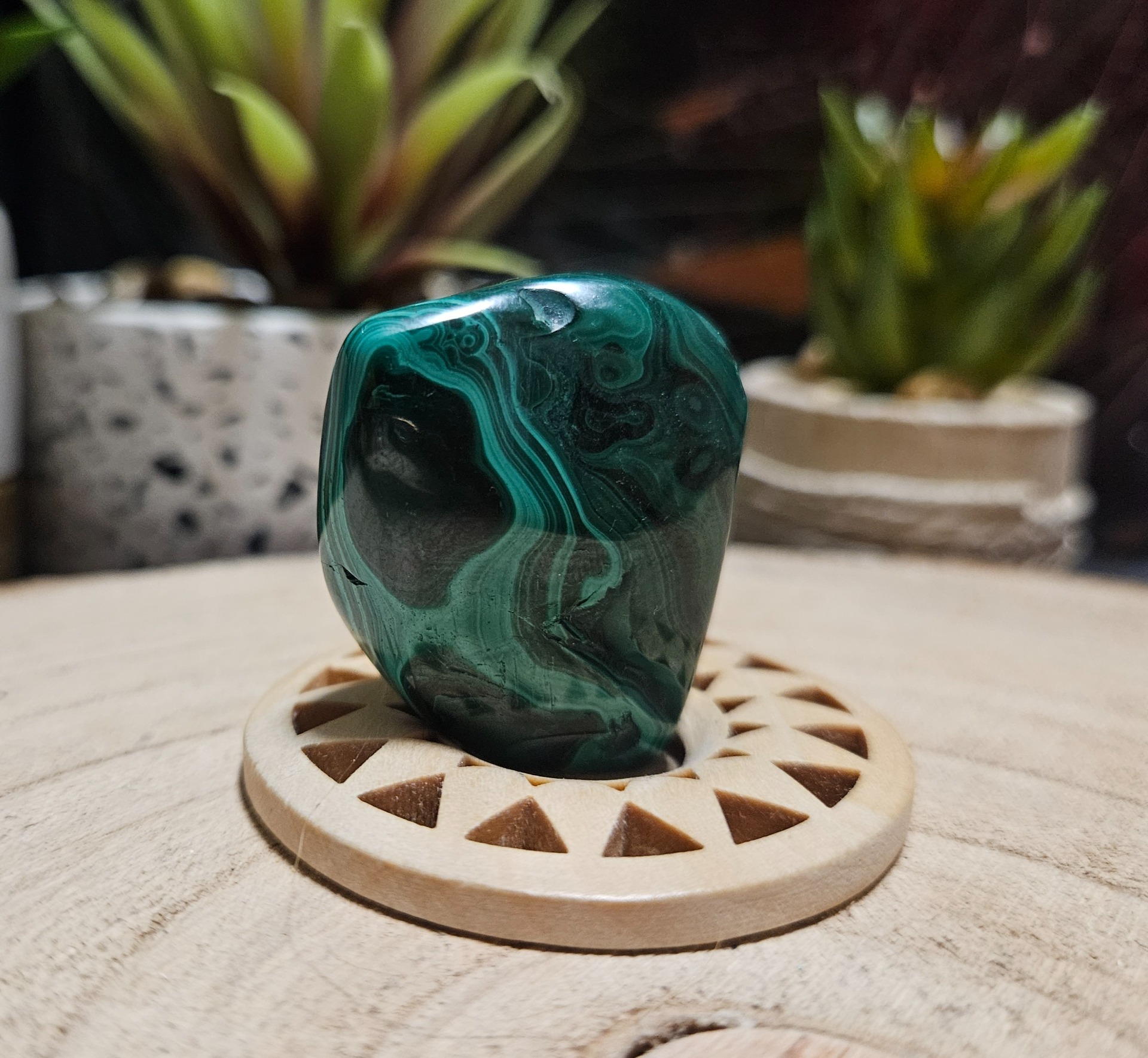 Imperial Malachite Congo Sovereign Specimen 41 lesteny rez kvaplom malachitu kongo 41g zadna strana