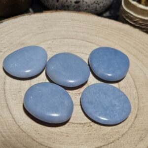 Imperial Angelite Serenity Palm Stone plochy kamen chmatka do dlane angelit kamen vnutorneho pokoja