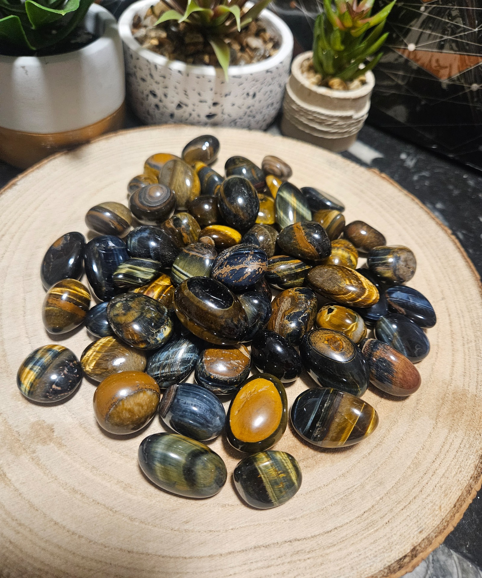 Imperial Tiger’s Eye – Trojica ochrany (Prírodný minerál Tigrie oko – 3 ks v balení, 1-3 cm)