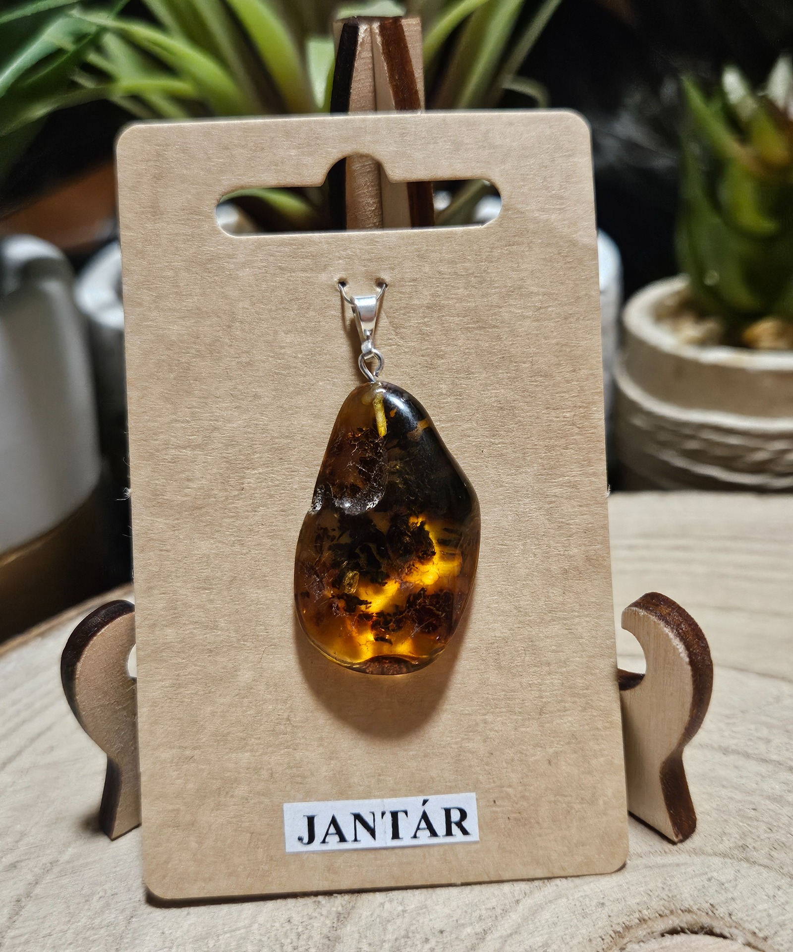 Imperial Amber Cosmic Energy Pendant jantarovy privesok samostatny skamenena zivica kamen kreativity mineraly rucna vyroba