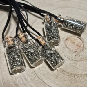Imperial Pyrite Essence Pendant pyrit vo flasticke na kozenej snurke mineraly amulet